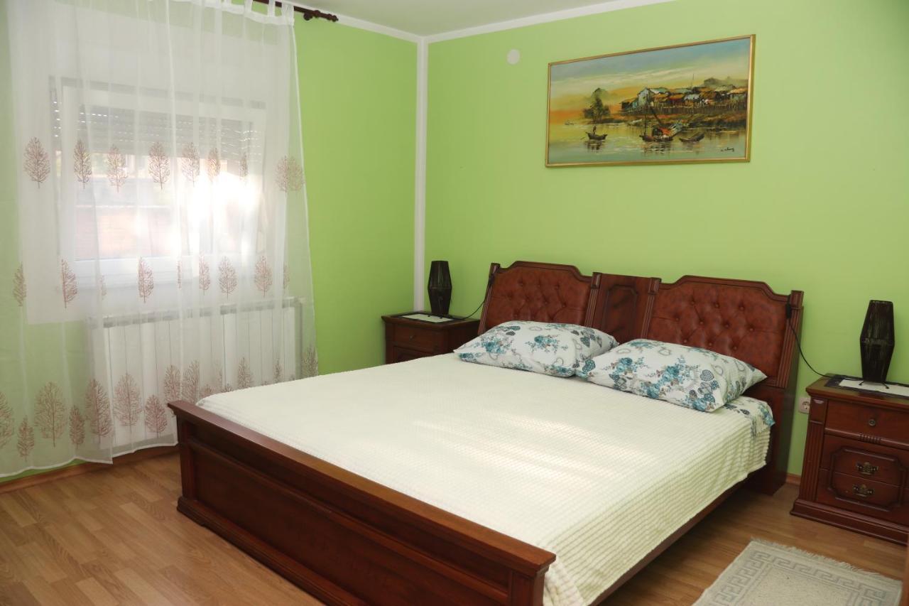 Naomi Apartment *
